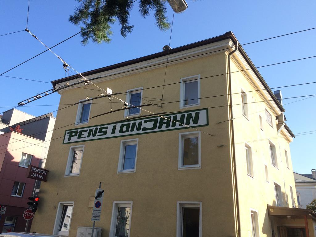 Pension Jahn Salzburgo Exterior foto